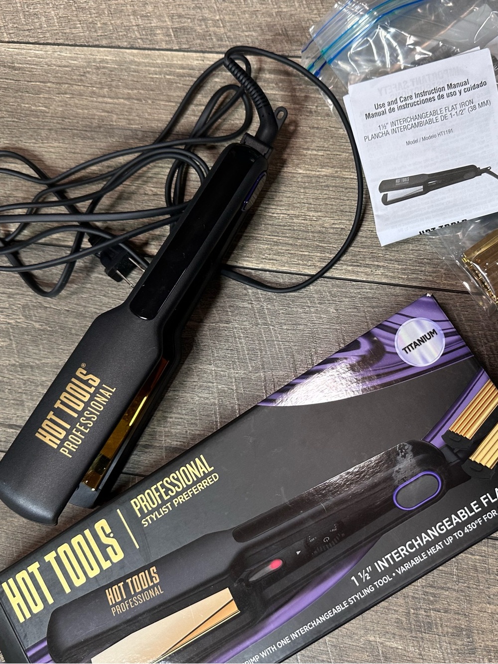 Hot Tools 1 1/2” Interchangeable Flat Iron